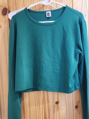 Green Long-Sleeve Cropped Top - Burbon & Belles